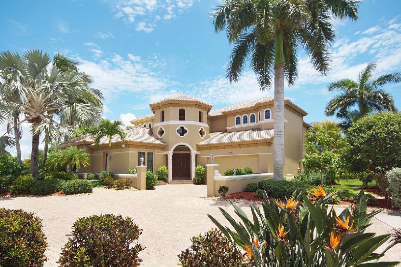 Florida Cape Coral Luxury Golf Villa - 01