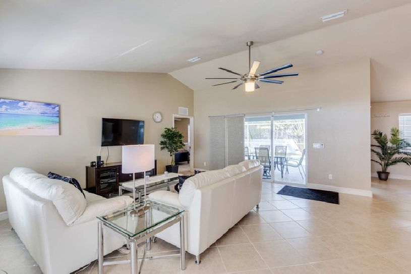 Florida Cape Coral Pool Villa - 05