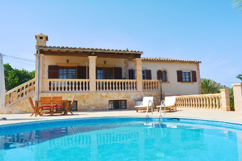 Spanien, Mallorca, Golfvilla mit Pool auf schönem Grundstück - 01